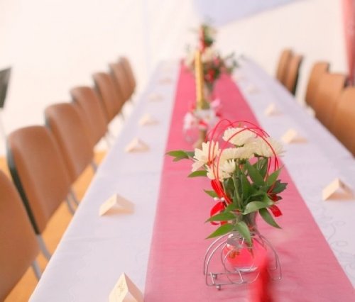 Dekoracja namiotu weselnego.