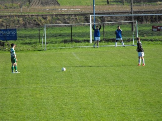 Pomyłka w strzale na bramkę Dromadera Chrząstów 