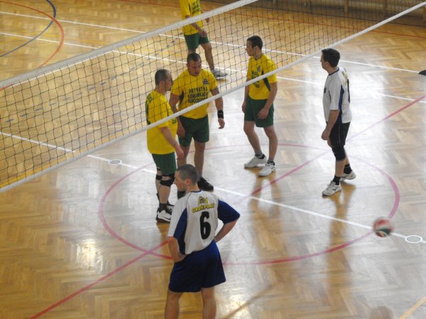 Zdjęcia z XIV Turnieju Piłki Siatkowej o Puchar Starosty Strzyżowskiego