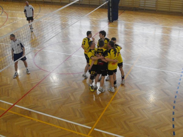 Zdjęcia z XIV Turnieju Piłki Siatkowej o Puchar Starosty Strzyżowskiego