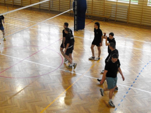 Zdjęcia z XIV Turnieju Piłki Siatkowej o Puchar Starosty Strzyżowskiego