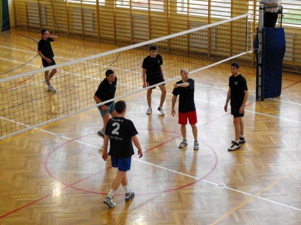 Zdjęcia z XIV Turnieju Piłki Siatkowej o Puchar Starosty Strzyżowskiego