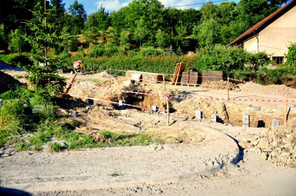 Zabezpieczanie osuwiska w Niewodnej