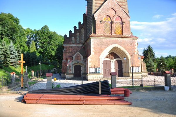 Zabezpieczanie osuwiska w Niewodnej