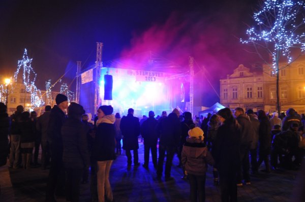 Zdjęcia z Sylwestra na rynku w Strzyżowie