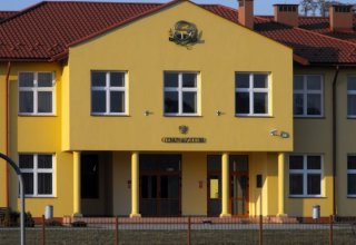 Gimnazjum szkoła w wiśniowej orląt