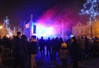 Zdjęcia z Sylwestra na rynku w Strzyżowie