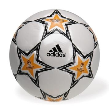 Piłkarski weekend Piłkarskie rozgrywki drużyn z powiatu strzyżowskiego