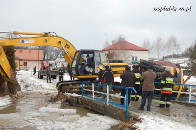 Niebezpieczeństwo na rzece w Lubli niebezpieczna kra w Lubli